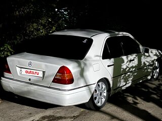 1995 Mercedes-Benz C-Класс 200 5-speed I (W202), белый, 160000 рублей, вид 5
