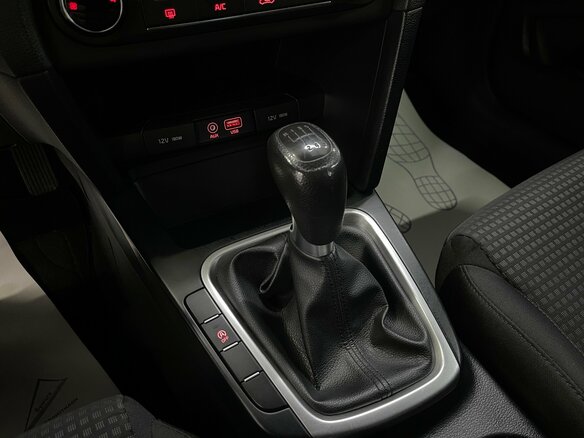 2019 Kia Ceed III, белый - вид 16