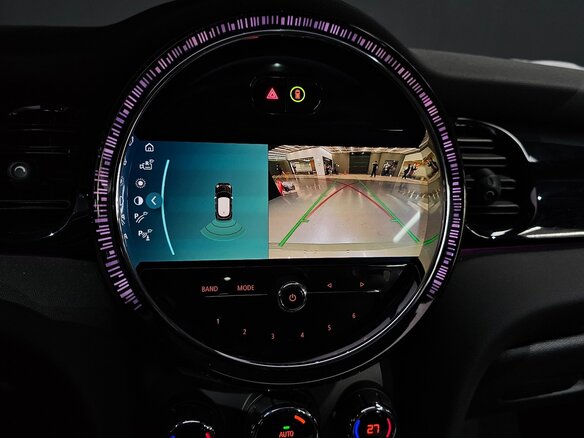 2022 Mini Hatch Cooper III (F55/F56) Рестайлинг 2, бежевый, 1870000 рублей - вид 11