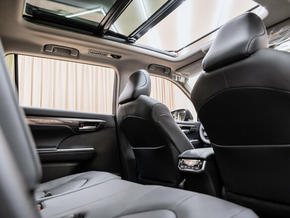 2025 Toyota Highlander IV (XU70), чёрный, 5295000 рублей - вид 1