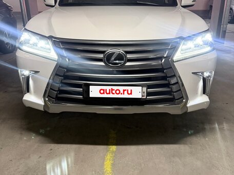 2017 Lexus LX 570 III Рестайлинг 2, белый, 9750000 рублей, вид 2