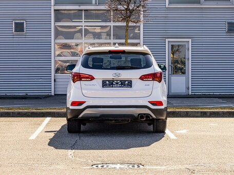 2017 Hyundai Santa Fe III Рестайлинг, белый, 1705000 рублей, вид 5