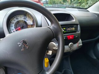 2010 Peugeot 107 I Рестайлинг, чёрный, 355000 рублей, вид 4