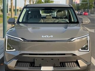 2025 Kia EV5 64.2 kWh, коричневый, 3223000 рублей, вид 2