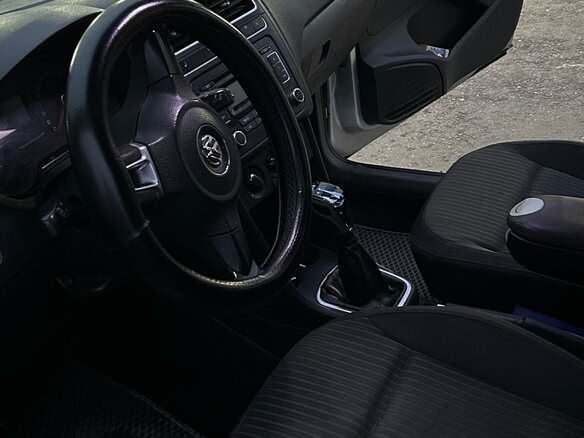 2012 Volkswagen Polo V, серый, 500000 рублей - вид 7