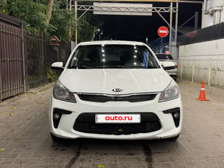 2019 Kia Rio IV, белый, 890000 рублей, вид 2