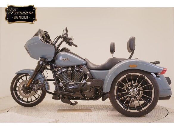 2024 Harley-Davidson Tri Glide, голубой, 3250000 рублей - вид 1