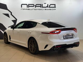 2018 Kia Stinger I, белый, 2779900 рублей, вид 4