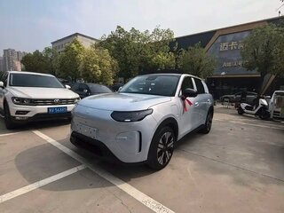 2026 Leapmotor A10 53 kWh, серебристый, 2237007 рублей, вид 1
