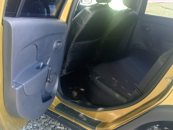 2015 Renault Sandero Stepway II, зелёный, 830000 рублей - вид 9