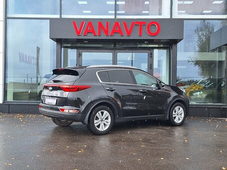2018 Kia Sportage IV Рестайлинг, чёрный, 1975000 рублей, вид 3