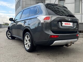 2014 Mitsubishi Outlander III Рестайлинг, серый, 1350000 рублей, вид 5