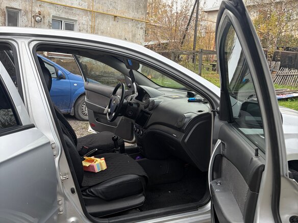 2010 Chevrolet Aveo I Рестайлинг, серебристый, 350000 рублей - вид 9