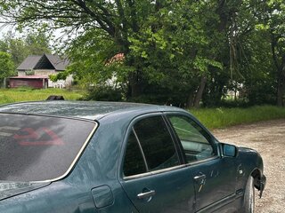 1998 Mercedes-Benz E-Класс 200 II (W210, S210), зелёный, 170000 рублей, вид 2