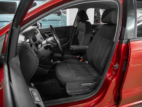 2016 Volkswagen Polo V Рестайлинг, красный - вид 6