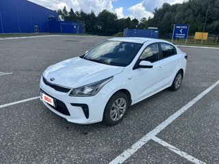 2019 Kia Rio IV, белый, 1200000 рублей, вид 1