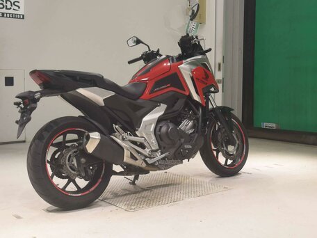 2021 Honda NC 750X, красный, 977000 рублей, вид 5