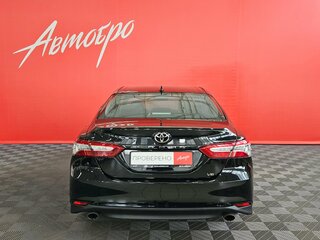 2020 Toyota Camry VIII (XV70), чёрный, 2849000 рублей, вид 4