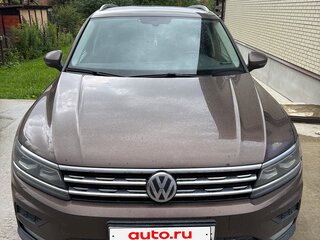 2017 Volkswagen Tiguan II, коричневый, 2000000 рублей, вид 1