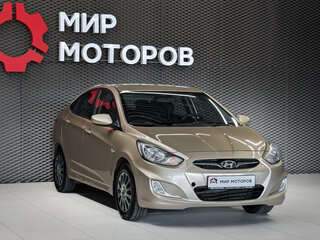 2013 Hyundai Solaris I, бежевый, 850000 рублей, вид 3