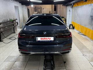 2020 BMW 7 серии Long 750Ld xDrive VI (G11/G12) Рестайлинг, серый, 8600000 рублей, вид 4