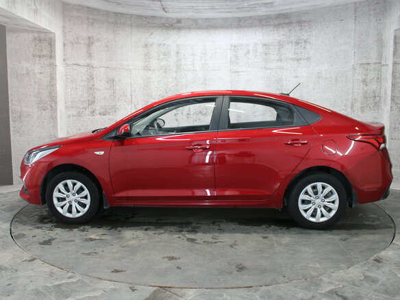 2017 Hyundai Solaris II, красный - вид 4