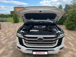 2021 Toyota Land Cruiser 300 Series, белый, 8600000 рублей, вид 2