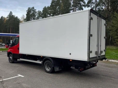 2019 Iveco Daily, красный, 3500000 рублей, вид 3