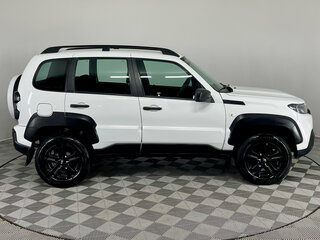 2022 Lada (ВАЗ) Niva Travel I, белый, 840000 рублей, вид 4