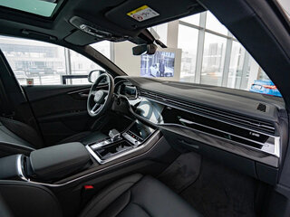 2021 Audi Q8 45 TDI I (4M), красный, 9500000 рублей, вид 5
