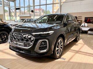 2025 Audi Q5 40 TFSI III (GU), чёрный, 7499000 рублей, вид 4