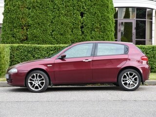 2006 Alfa Romeo 147 I Рестайлинг, пурпурный, 500000 рублей, вид 2