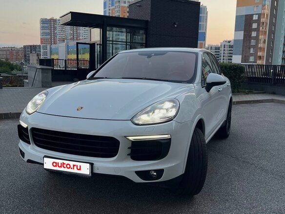 2016 Porsche Cayenne S II Рестайлинг (958), белый, 4080000 рублей