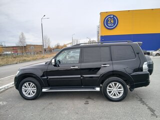 2017 Mitsubishi Pajero IV Рестайлинг 2, чёрный, 2950000 рублей, вид 1