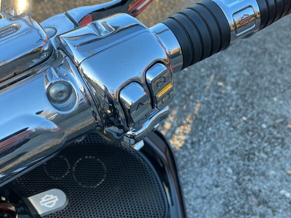 2021 Harley-Davidson CVO Road Glide, красный, 2400000 рублей - вид 12