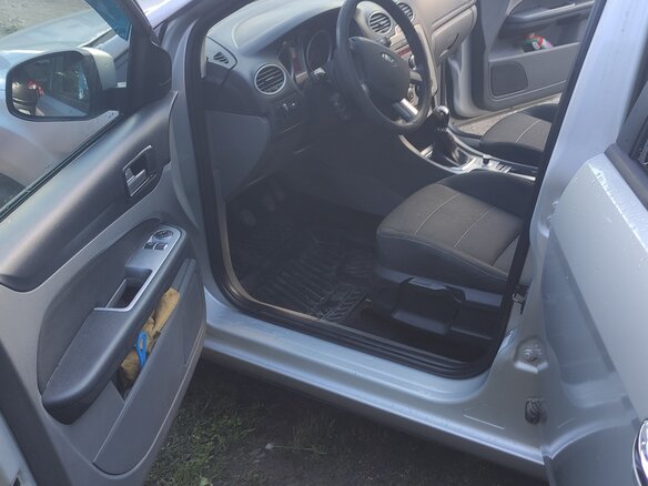 2011 Ford Focus II Рестайлинг, серебристый, 575000 рублей - вид 14