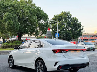 2023 Kia K3 II (China Market) Рестайлинг, белый, 1500000 рублей, вид 4