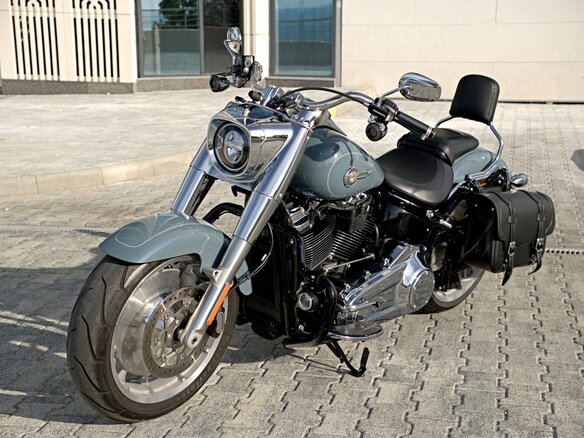 2024 Harley-Davidson Fat Boy, серый, 2300000 рублей - вид 5