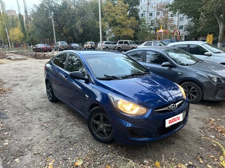 2011 Hyundai Solaris I, синий, 575000 рублей, вид 3