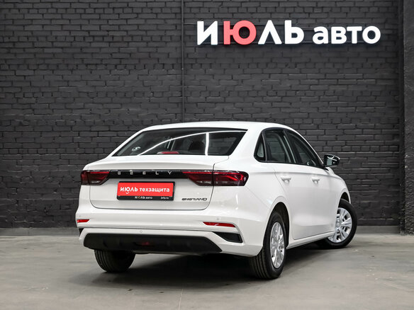 2024 Geely Emgrand II, белый, 1850000 рублей - вид 4