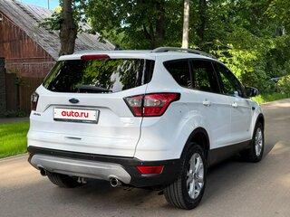 2017 Ford Kuga II Рестайлинг, белый, 1175000 рублей, вид 4