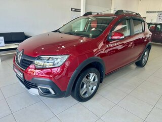 2020 Renault Sandero Stepway II Рестайлинг, красный, 1229900 рублей, вид 2