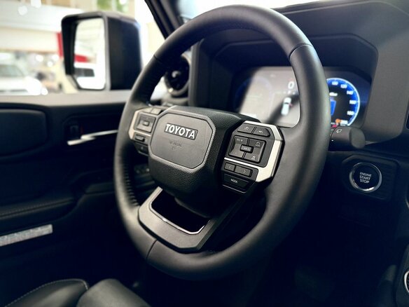 2026 Toyota Land Cruiser Prado 250 Series, чёрный, 12300000 рублей - вид 15