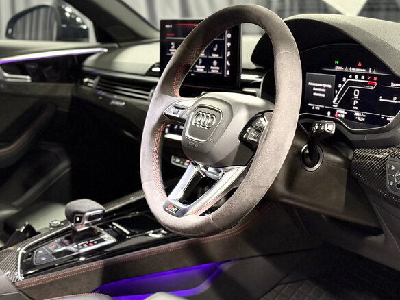 2021 Audi RS 4 IV (B9) Рестайлинг, чёрный, 7650000 рублей - вид 6