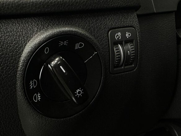 2011 Volkswagen Golf Plus II, белый, 799999 рублей - вид 13