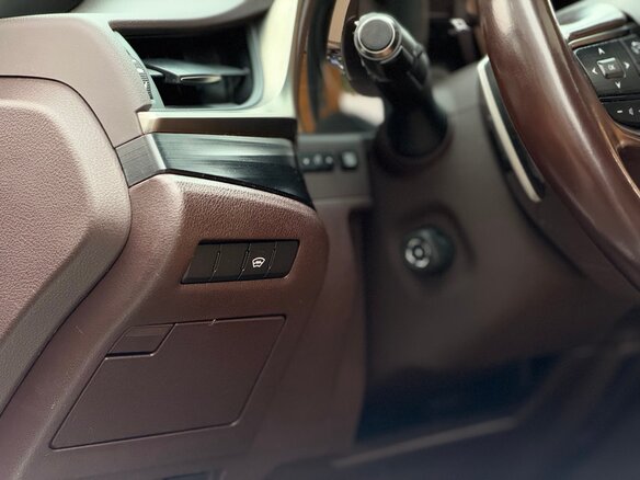 2021 Lexus ES 250 VII Рестайлинг, белый, 3490000 рублей - вид 13