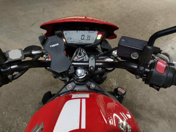 2016 Suzuki SV 650, красный, 550000 рублей - вид 5