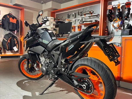 2026 KTM 790 Duke, чёрный, 1150000 рублей, вид 4