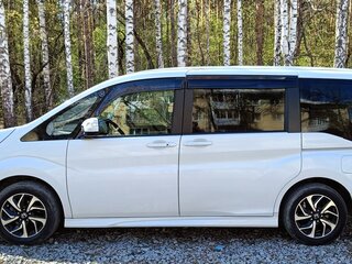 2018 Honda Stepwgn Spada V Рестайлинг, белый, 2495000 рублей, вид 3