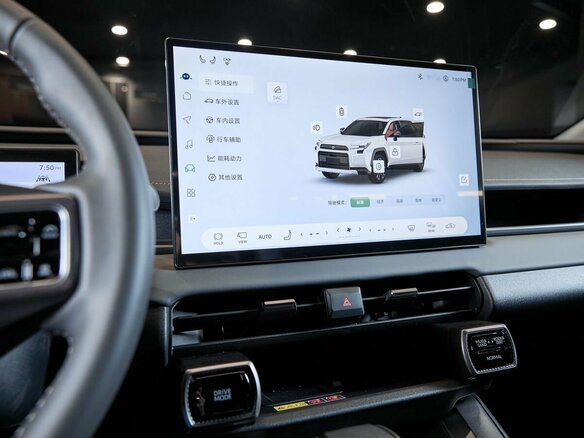 2026 Toyota RAV4 VI (XA60), чёрный, 4500000 рублей - вид 14